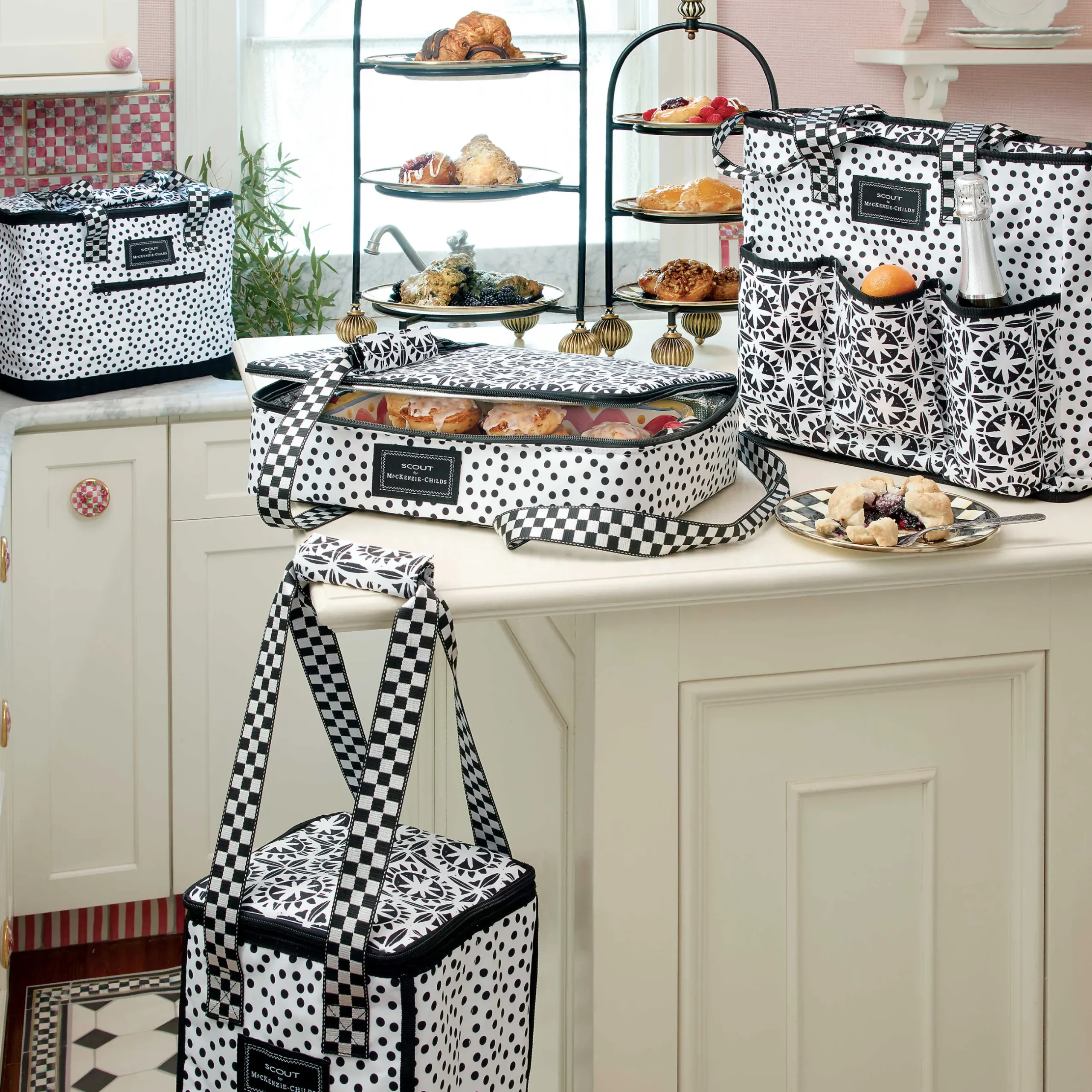 Serveware|MacKenzie-Childs Plate Stand - Small