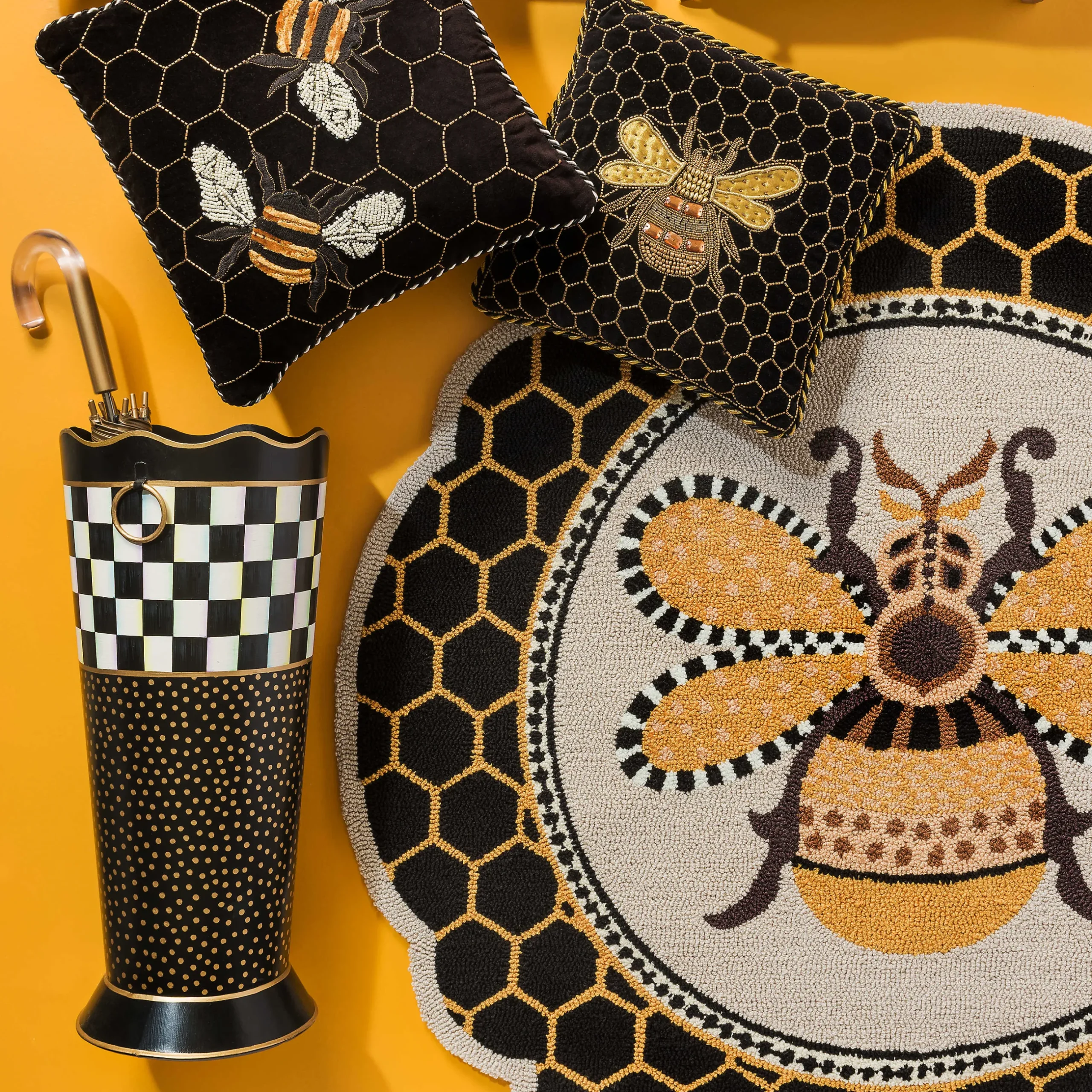 Rugs|MacKenzie-Childs Queen Bee Rug 4' Round Rug