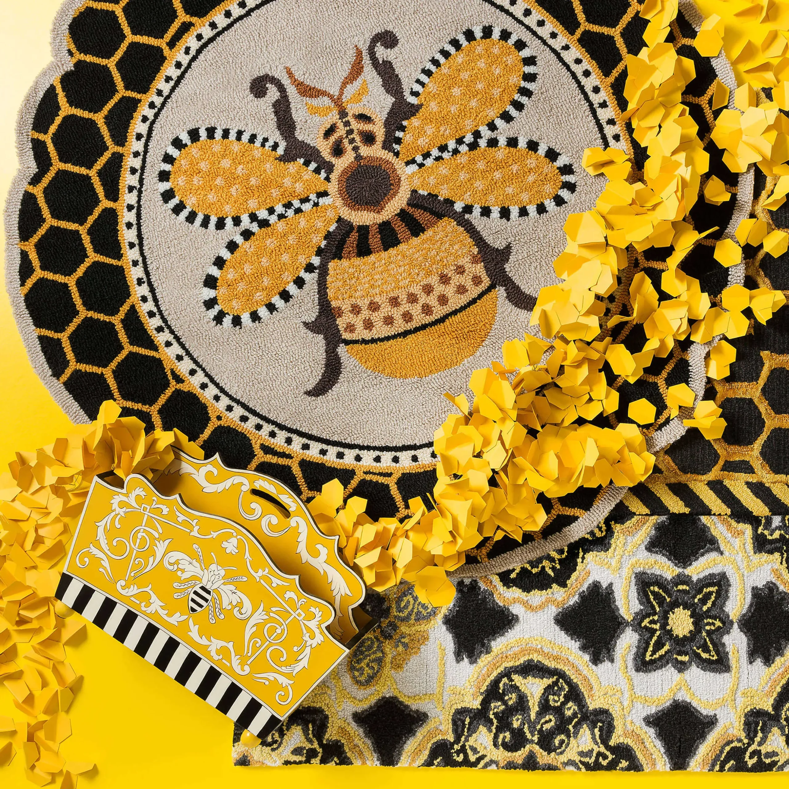 Rugs|MacKenzie-Childs Queen Bee Rug 4' Round Rug