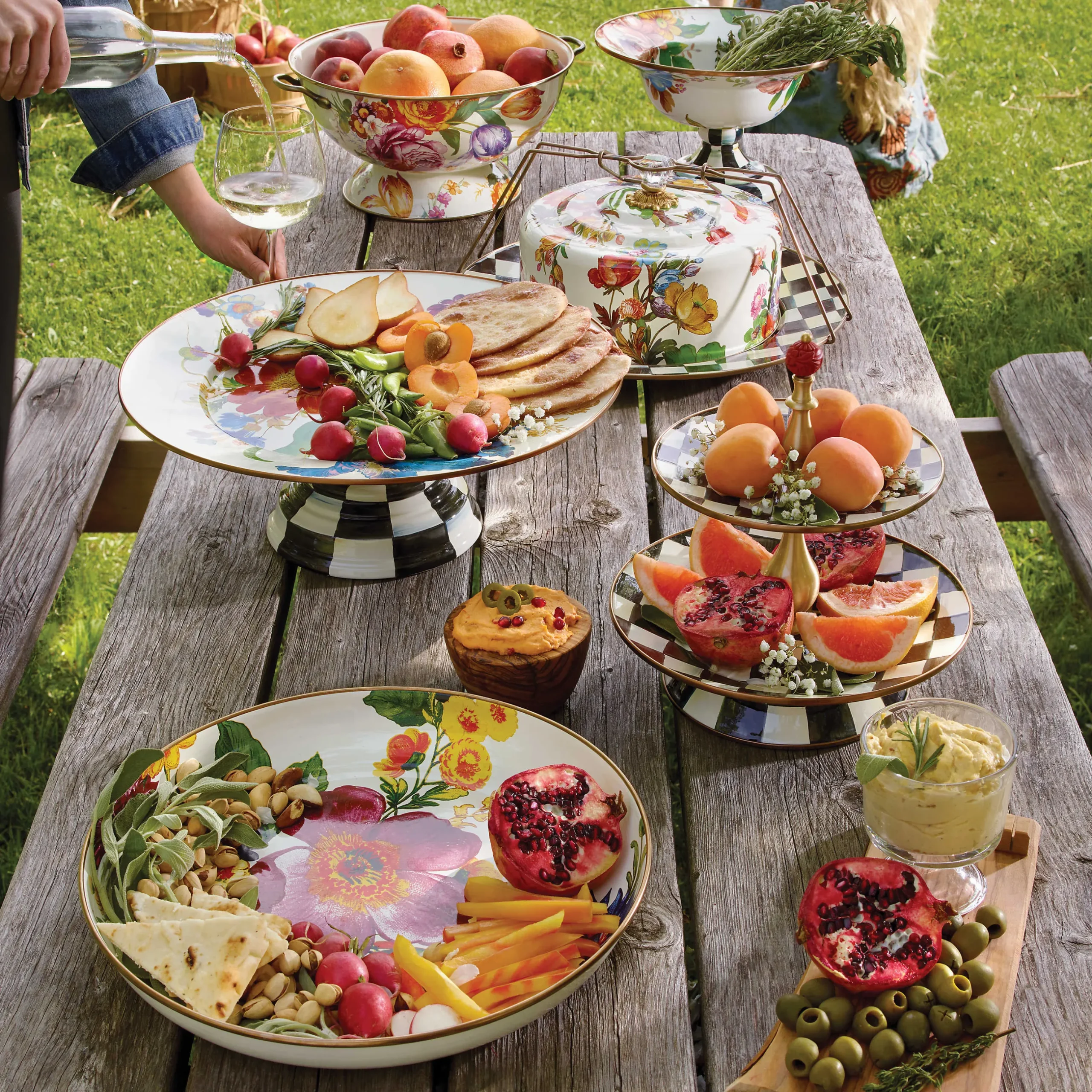 Serveware|MacKenzie-Childs White Flower Market Large Pedestal Platter