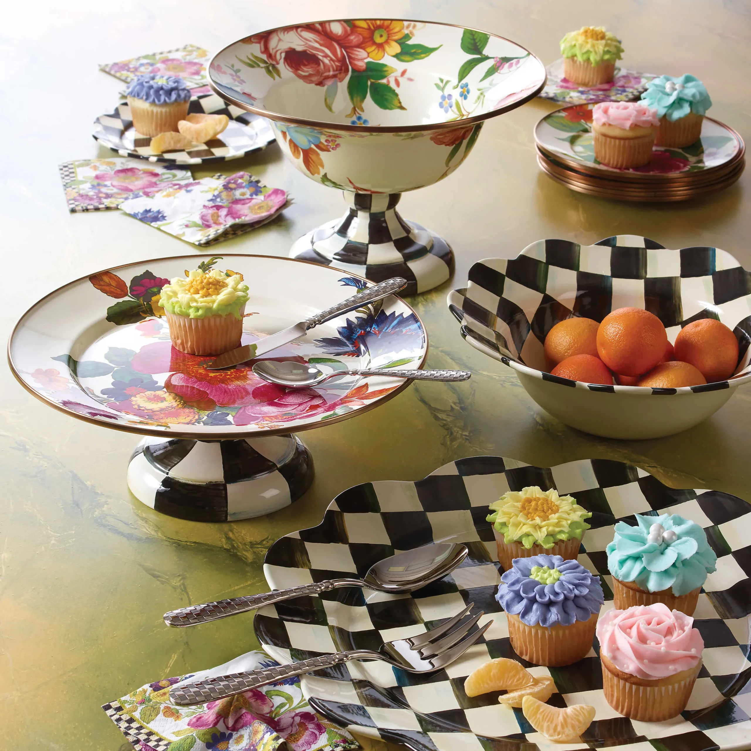 Serveware|MacKenzie-Childs White Flower Market Small Pedestal Platter